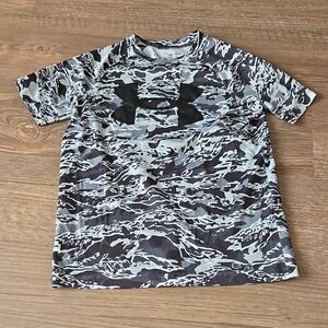 Under Armour Black and Gray Camo Tee